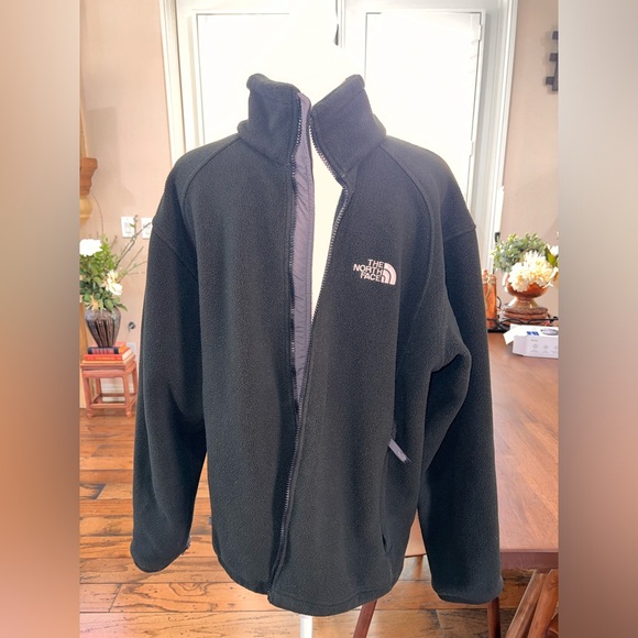 The North Face Black Fleece Jacket Men’s M Full Zip Outdoor Lightweight Casual - Picture 2 of 12